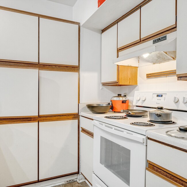 Building Photo - 802 Claytor Square