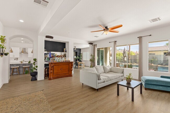 Building Photo - Beautifully Upgraded, Single Story 3 Bed, ...