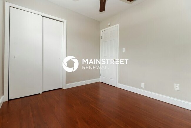 Building Photo - 4 Bedroom Pet-Friendly Home in Palm Harbor...