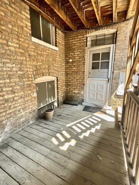 Building Photo - 3917 N Southport Ave