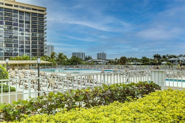 Building Photo - 1980 S Ocean Dr