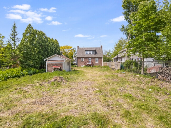 Building Photo - 1309 Ridgewood Dr