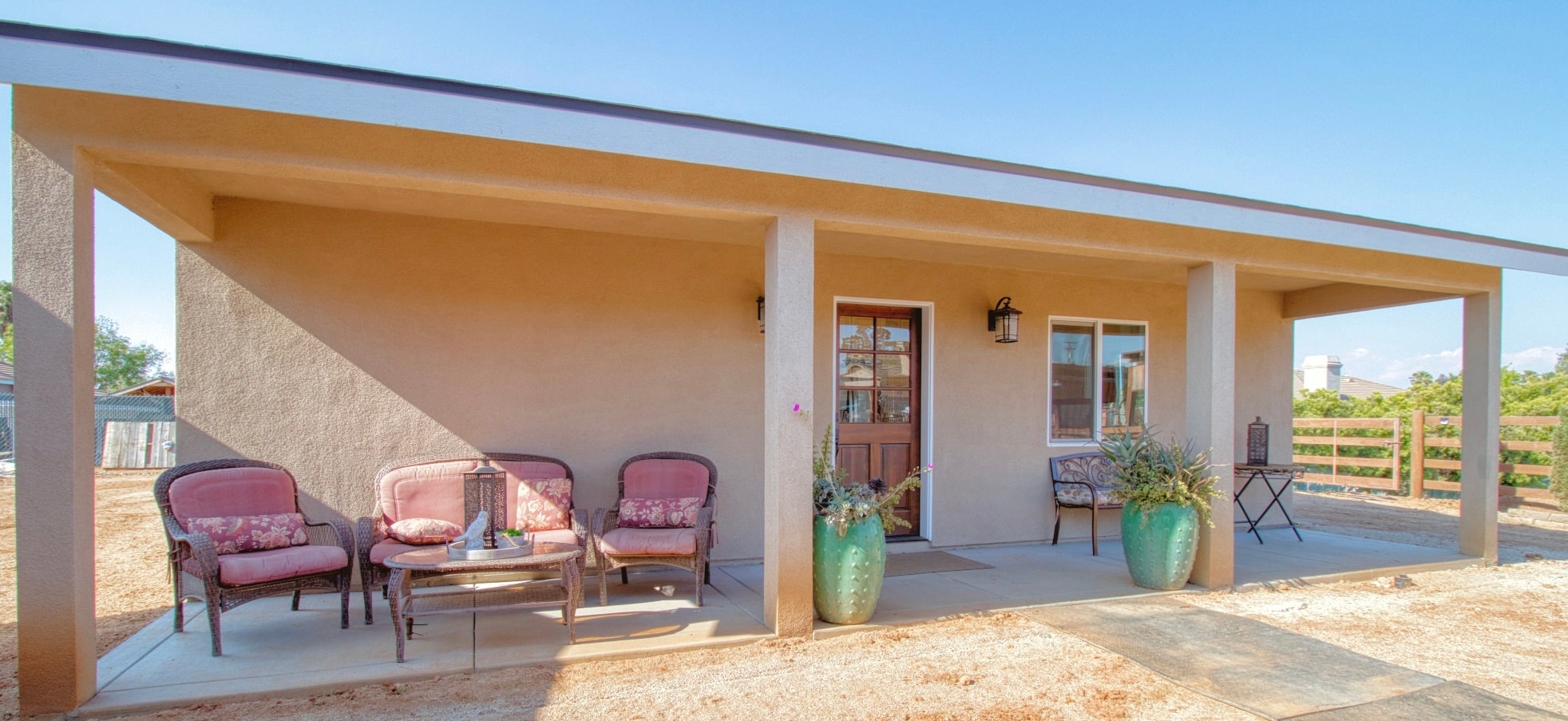 Front Patio - 15671 Ridgeway Ave