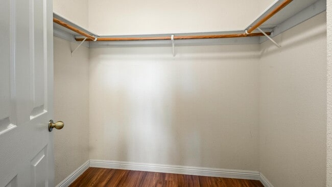 Building Photo - 2862 Pearblossom Dr