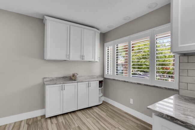 Building Photo - 60 Pelican Pointe Dr