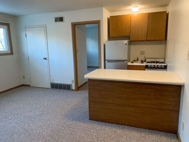 Building Photo - $995 | 1 Bedroom, 1 Bathroom Apartment | Cat Friendly* | Available for August 1st, 2026 Move In!