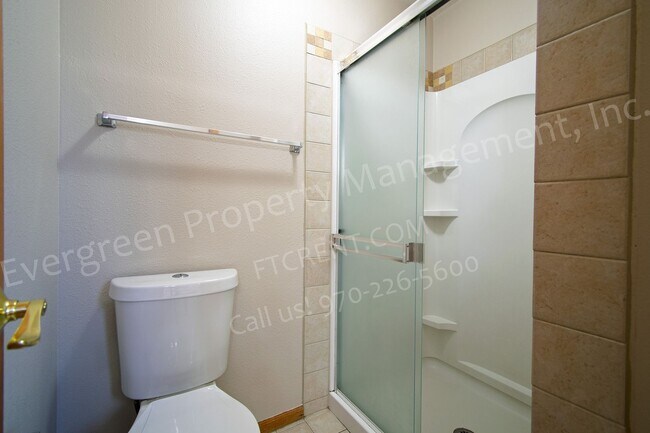 Building Photo - 6437 Edgeware St