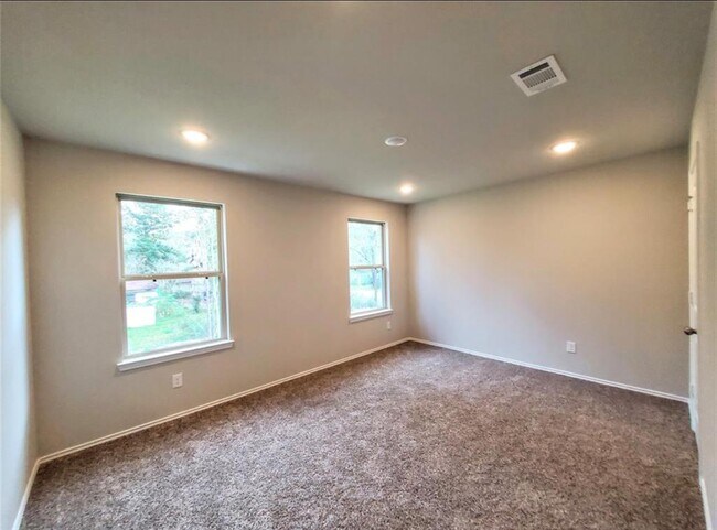 Building Photo - 907 Chickasaw Dr