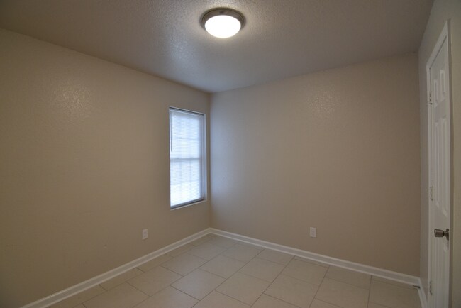 Building Photo - 4507 Hank Dr