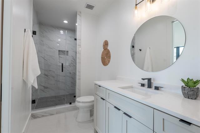 Building Photo - 6988 Bob O Link Dr