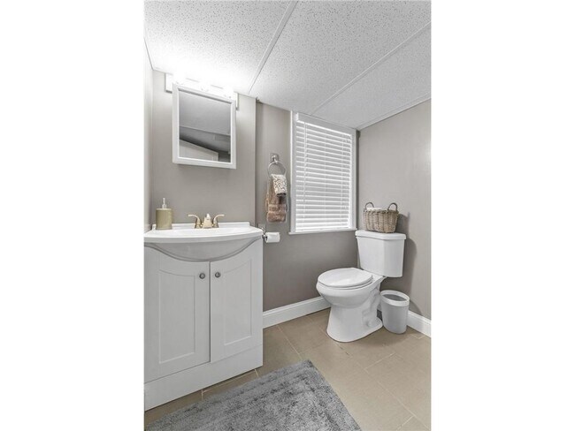 Building Photo - 5036 Richmond Dr