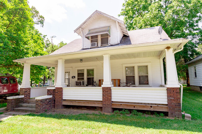 Building Photo - 329 S Talley Ave