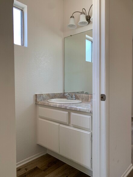 Building Photo - 16481 Waterway Cir