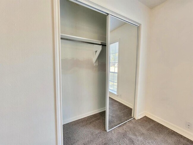 Building Photo - Beautiful 3 BR / 2 BA Home in Round Rock!