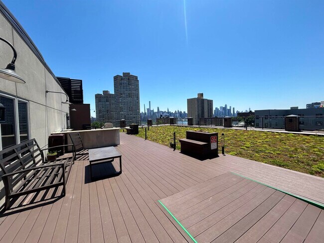 Building Photo - 62 69th St