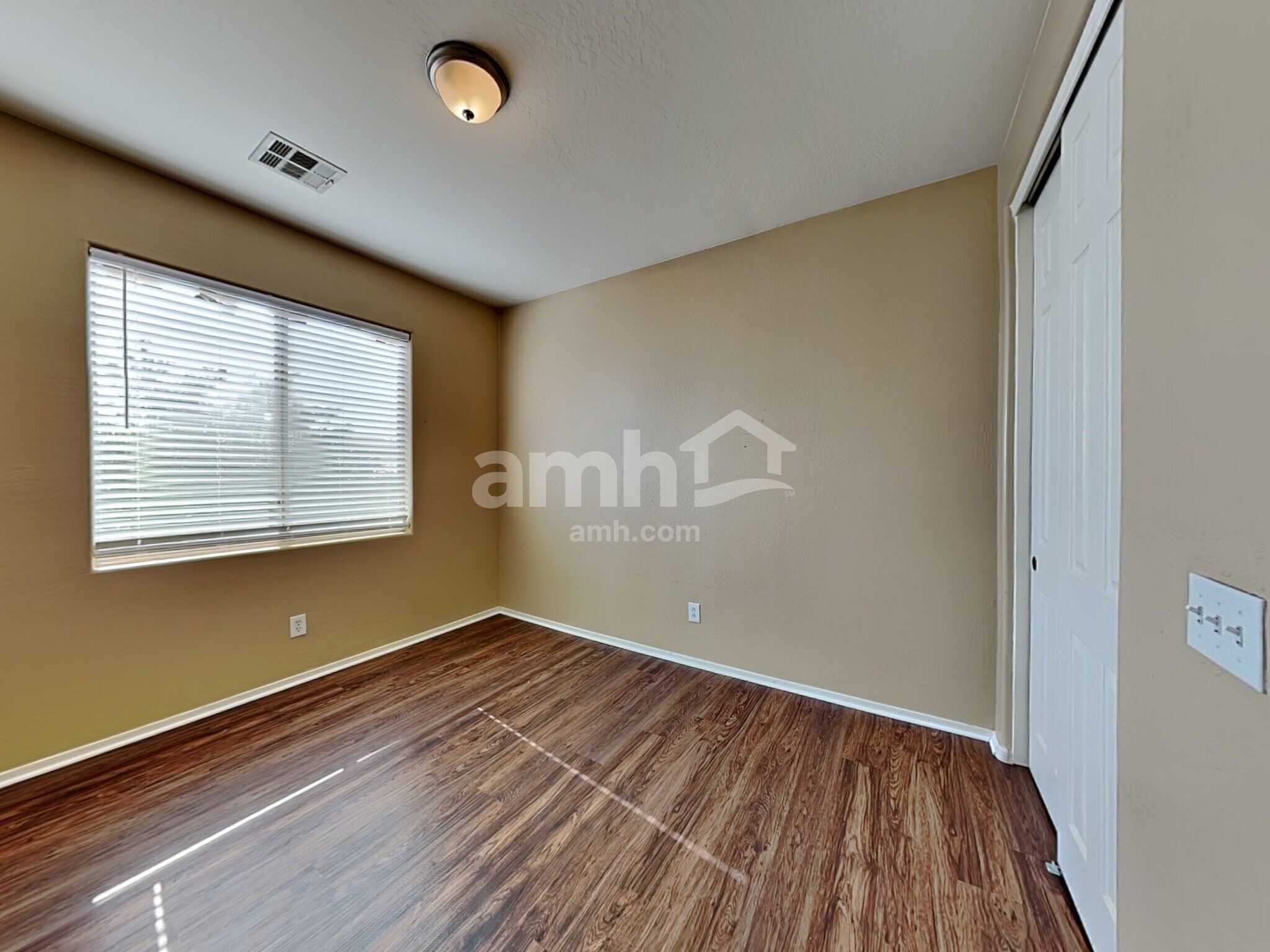 Building Photo - 3708 S 100th Glen