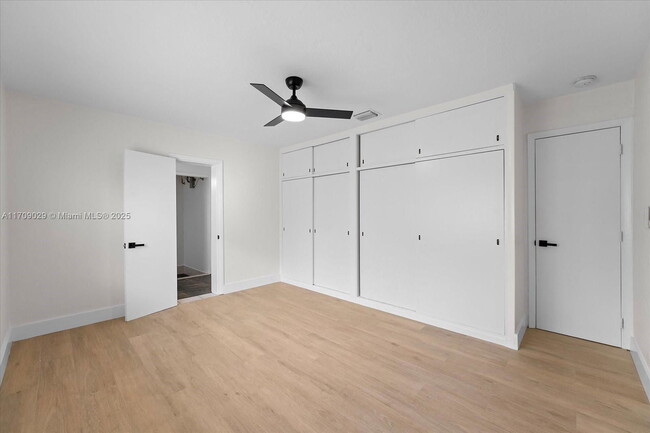 Building Photo - 1633 Dewey Street Apt #1, Hollywood, FL 33...