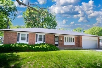 Building Photo - 4828 Bond-