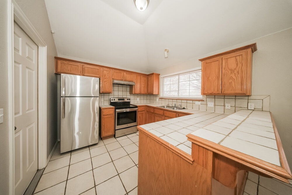 Building Photo - 1604 Hazelwood Dr