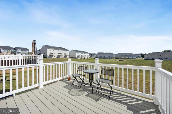 Building Photo - 68 Painters Wy