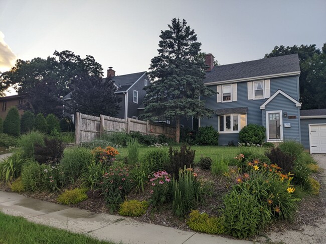 Primary Photo - Charming West Side Single Family Home