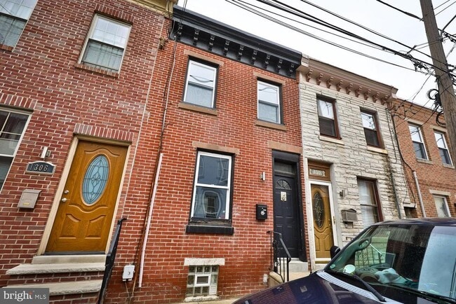 Building Photo - 1308 E Oxford St
