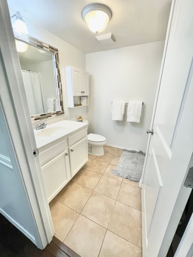 Building Photo - UPPER WEST SIDE- Villas at Kahana Ridge -3 bedroom/2 Bath- Semi Furnished Condo