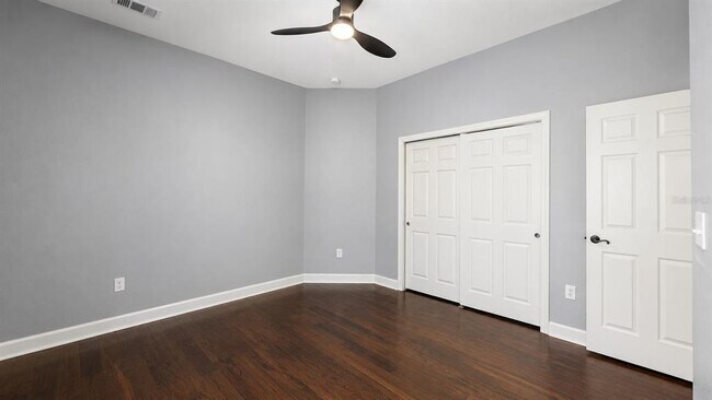 Building Photo - 439 Chelsea Ave