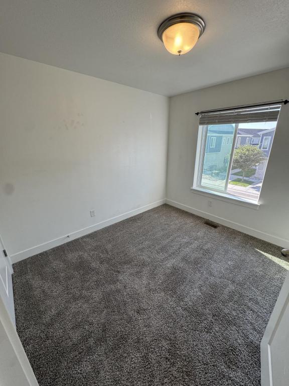 Building Photo - 270 E 1825 N