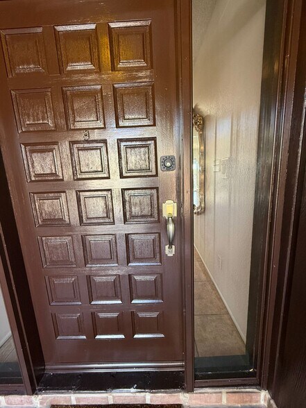 Building Photo - 1402 E Big Rock Rd