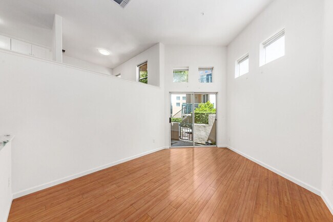 Building Photo - 979 Asilomar Terrace