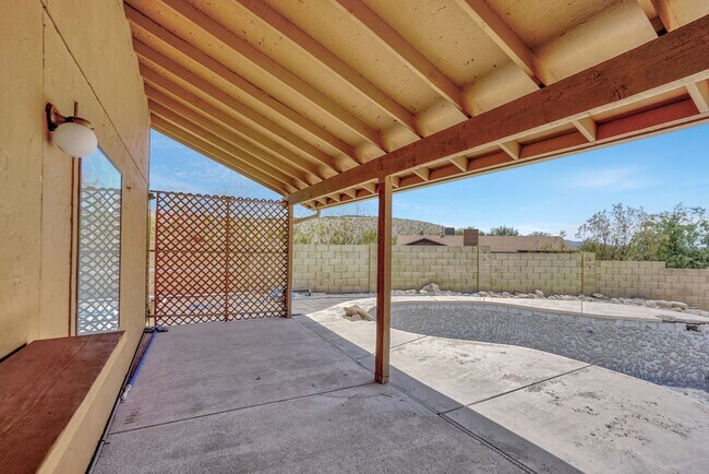 Building Photo - Pending/ Rented - Serene 3-bed 2-bath