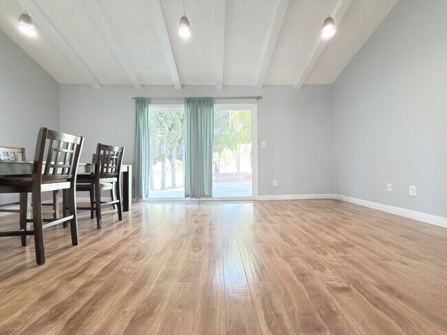 Building Photo - 9845 Hayvenhurst Ave