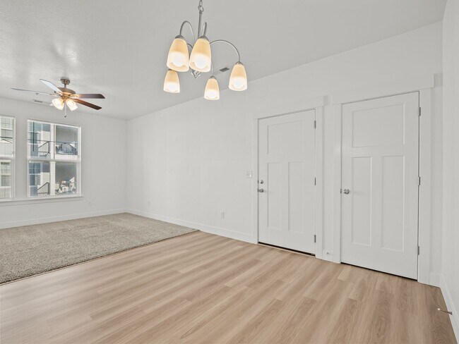 Building Photo - Beautiful home for rent in Saratoga Springs!