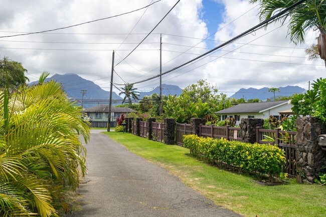 Building Photo - 110 N Kalaheo Ave