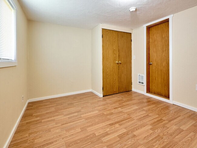 Building Photo - 485 1st St