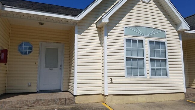 Building Photo - SOUTHWIND TOWNHOMES LLC