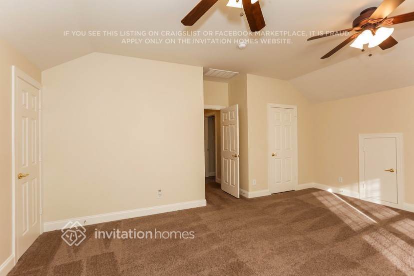 Building Photo - 1704 Crestgate Dr