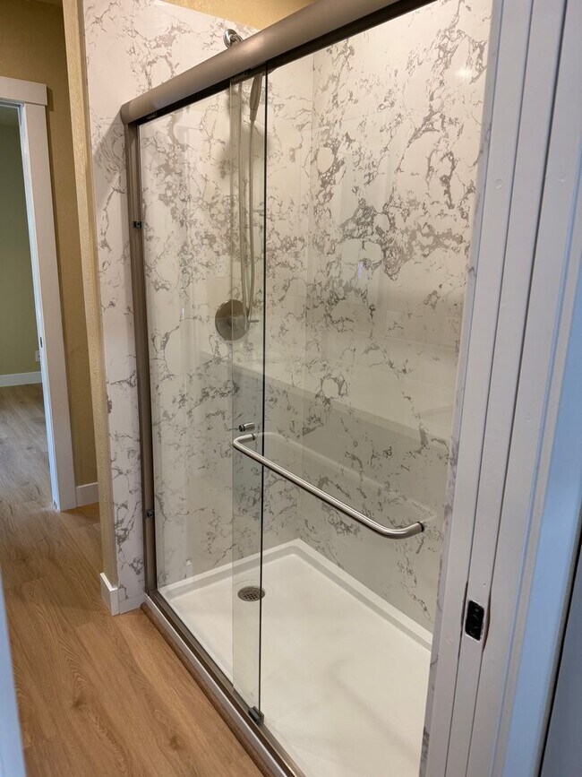 Building Photo - BEAUTIFULLY REMODELED 2 BEDROOM IN CARMICHAEL