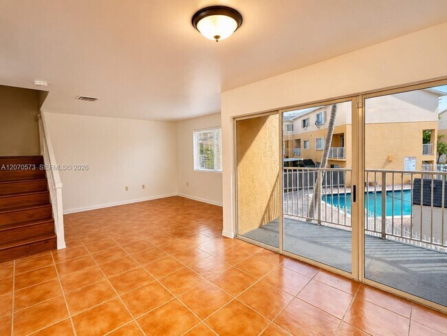 Building Photo - 6235 SW Kendale Lakes Cir