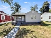 Building Photo - 831 4th Terrace W
