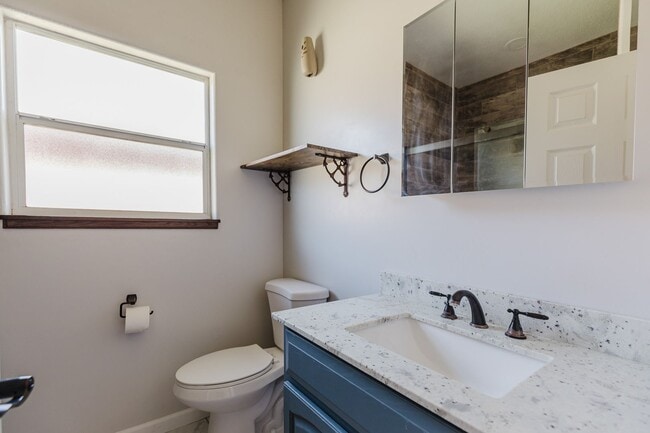 Building Photo - *MOVE IN SPECIAL* $350 OFF FIRST MONTH RENT! Spacious 4 Bedroom Home with Fireplace