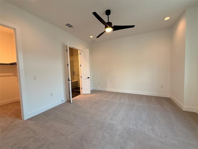 Building Photo - 2707 Dulce Ln