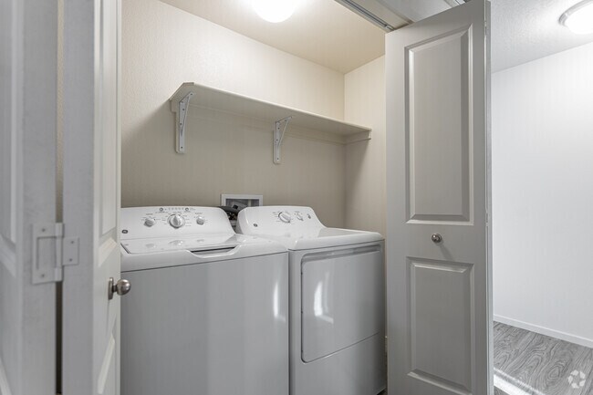 1BR, 1BA - Silver Ridge