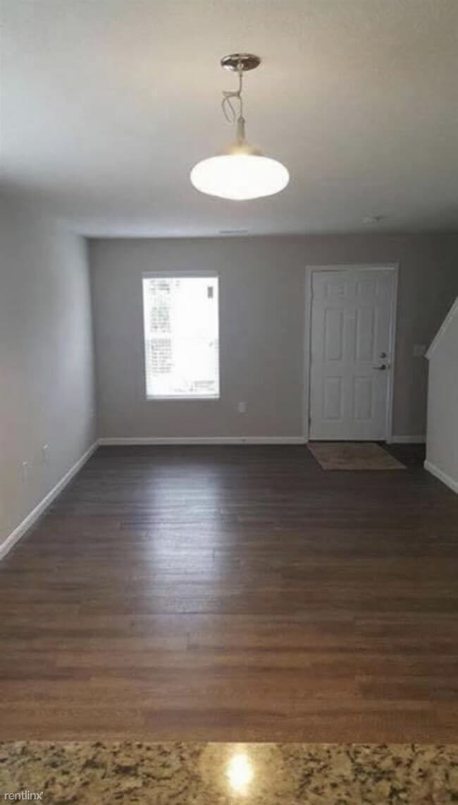 Building Photo - 2 br, 1.5 bath Townhome - 57 High Street 1