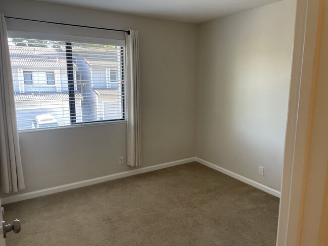 Building Photo - "Charming 3-Bedroom Townhouse with Spacious 1,725 Sq Ft Layout in Martinez, CA – Your Perfect Hom...