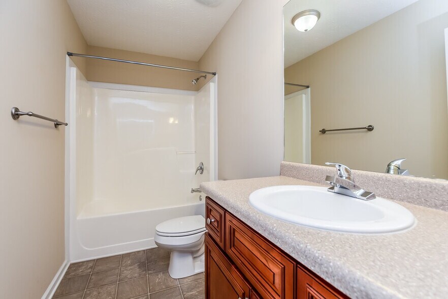 Building Photo - 23 St Charles Pl