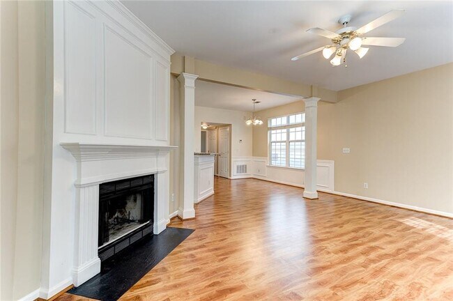 Building Photo - 4028 Oak Glenn Dr