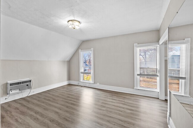 Building Photo - 1236 Underwood Ave SE