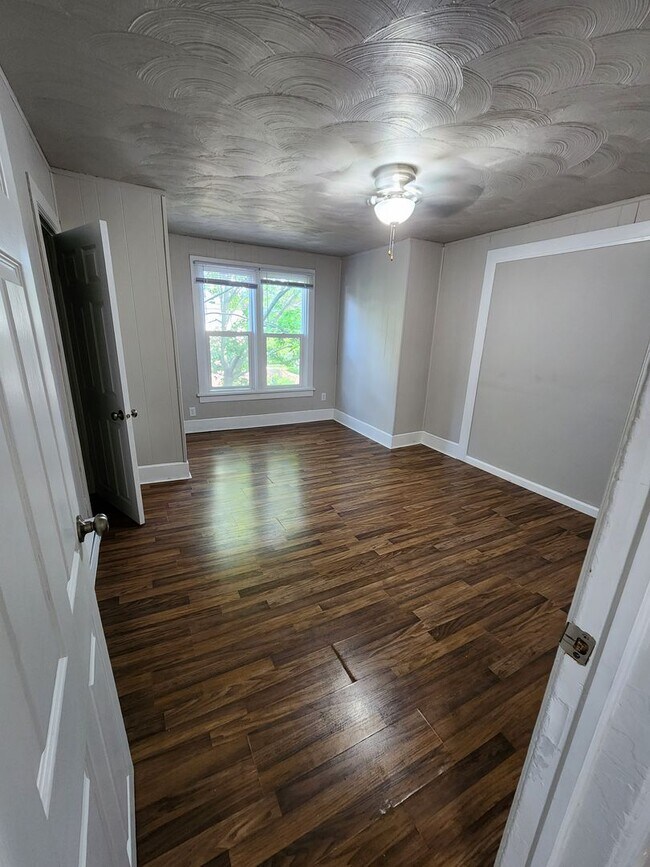 Building Photo - Birch St Duplex